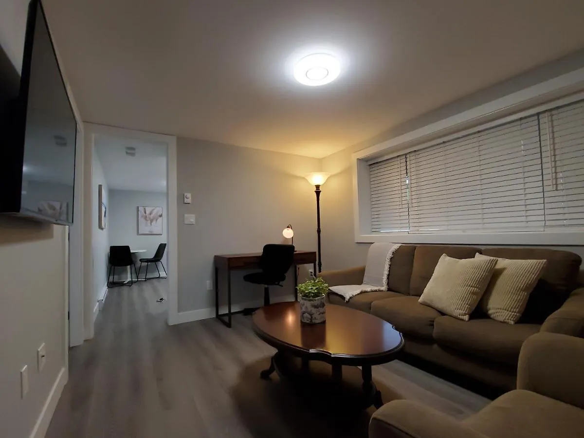 Vakantiehuis Contemporary Suite With Free-Parking Victoria