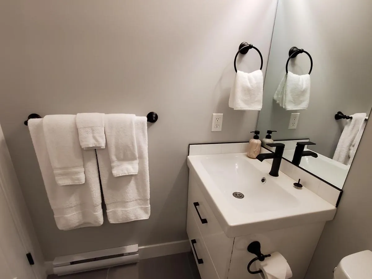 Contemporary Suite With Free-Parking Victoria 0*,